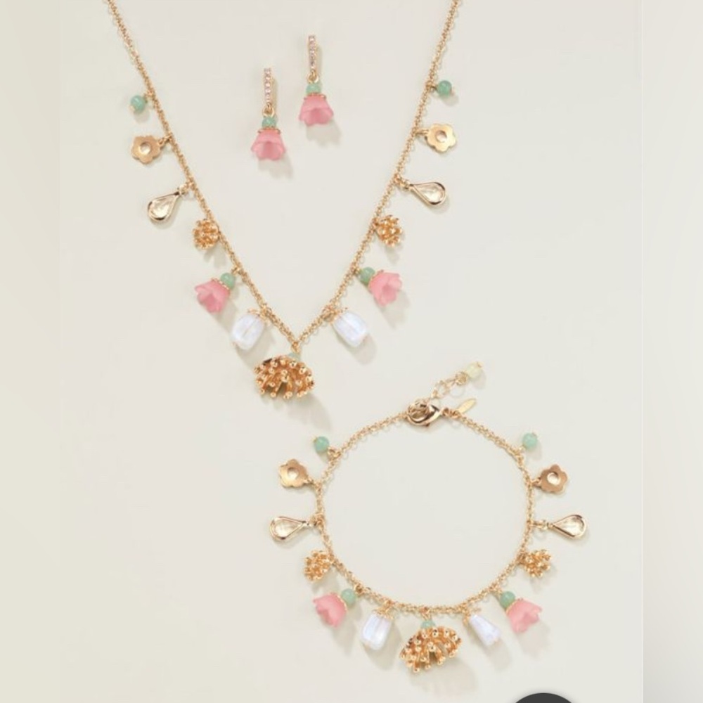 NEW AVON Studio 1886 Delicate Garden 3 Piece Set Necklace Bracelet Earrings